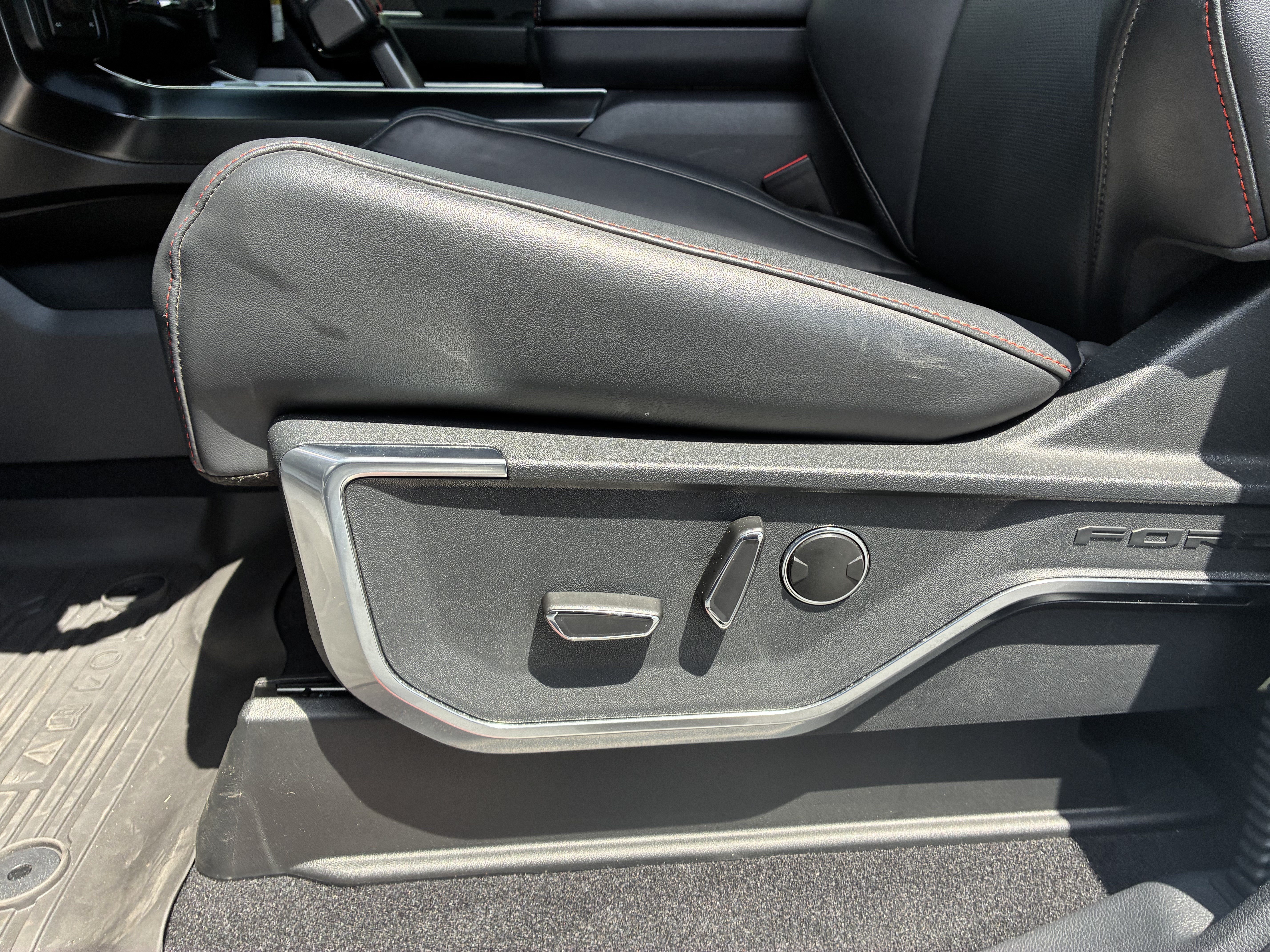 Used 2025 Ford F150 Raptor AWD/4WD image 26