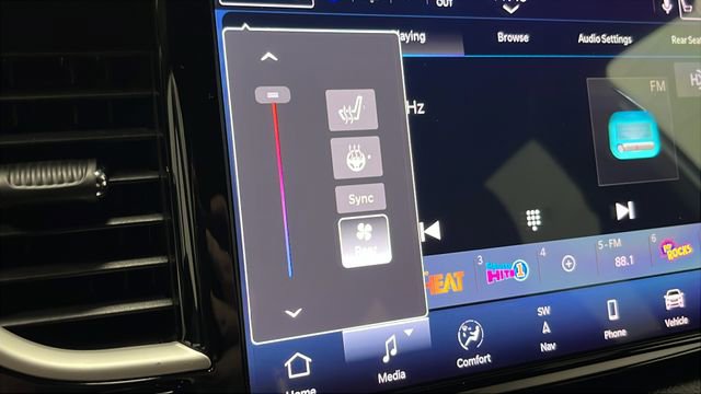 New 2026 Chrysler Pacifica Select image 13