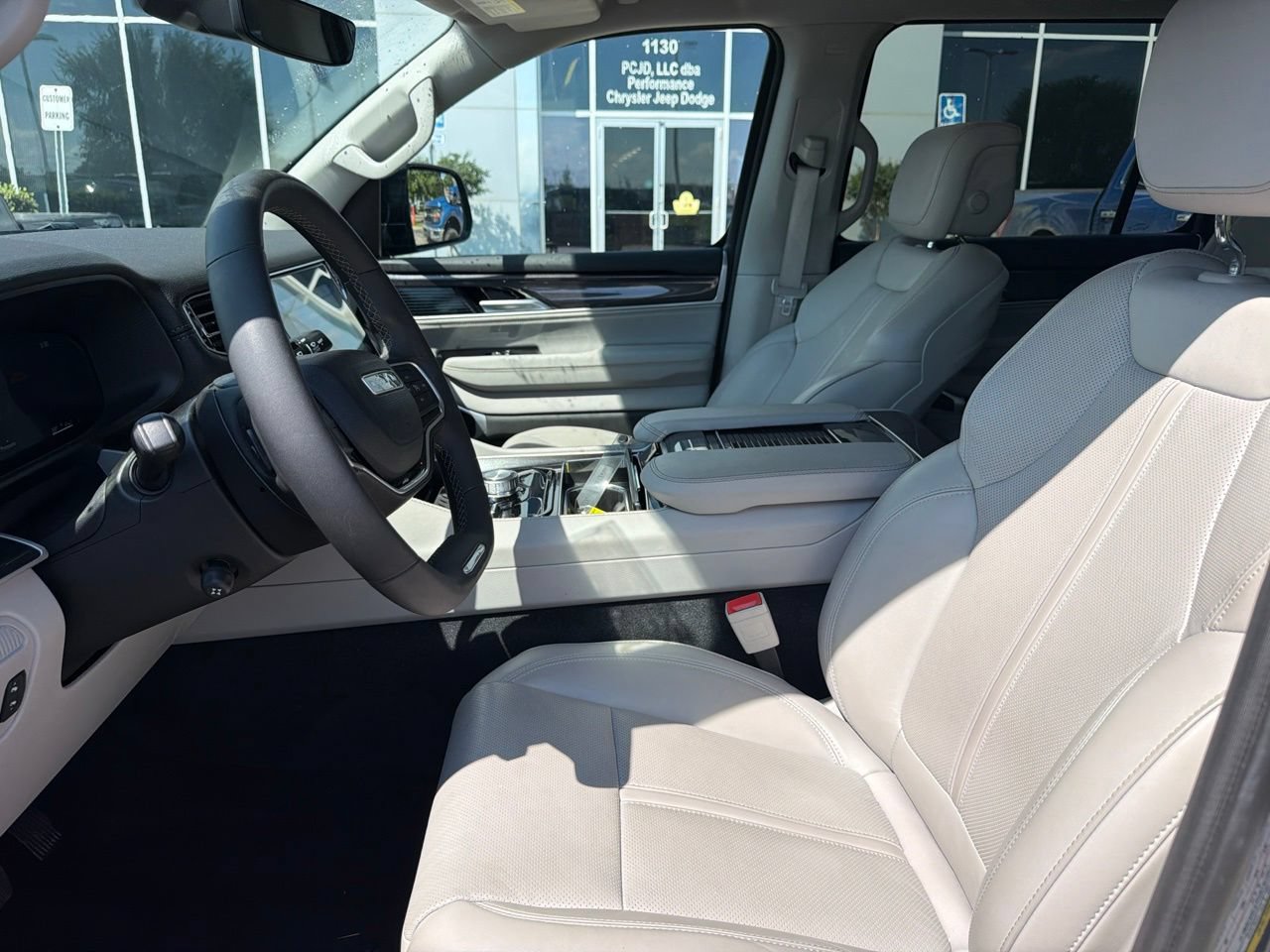 Certified 2024 Jeep Wagoneer 4WD w/ Premium Group I image 14