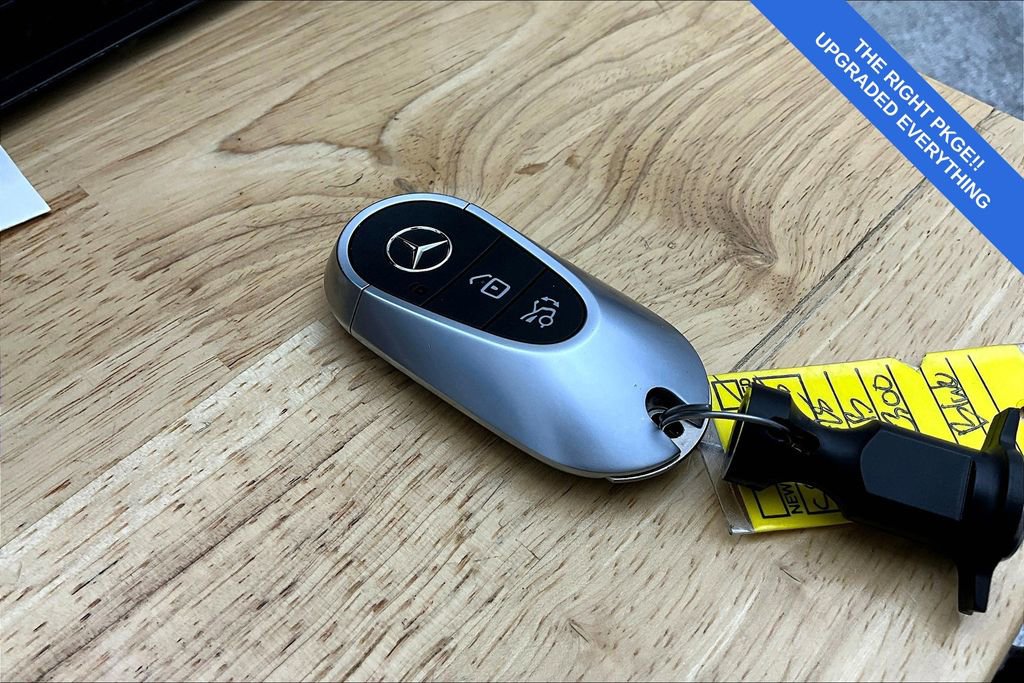 Used 2025 Mercedes-Benz C 300 4MATIC Sedan w/ Exclusive Trim Package image 12