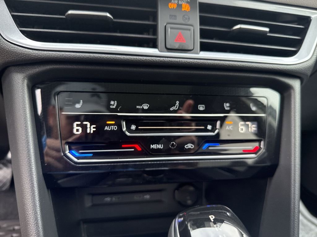 New 2025 Volkswagen Taos SEL AWD/4WD image 34