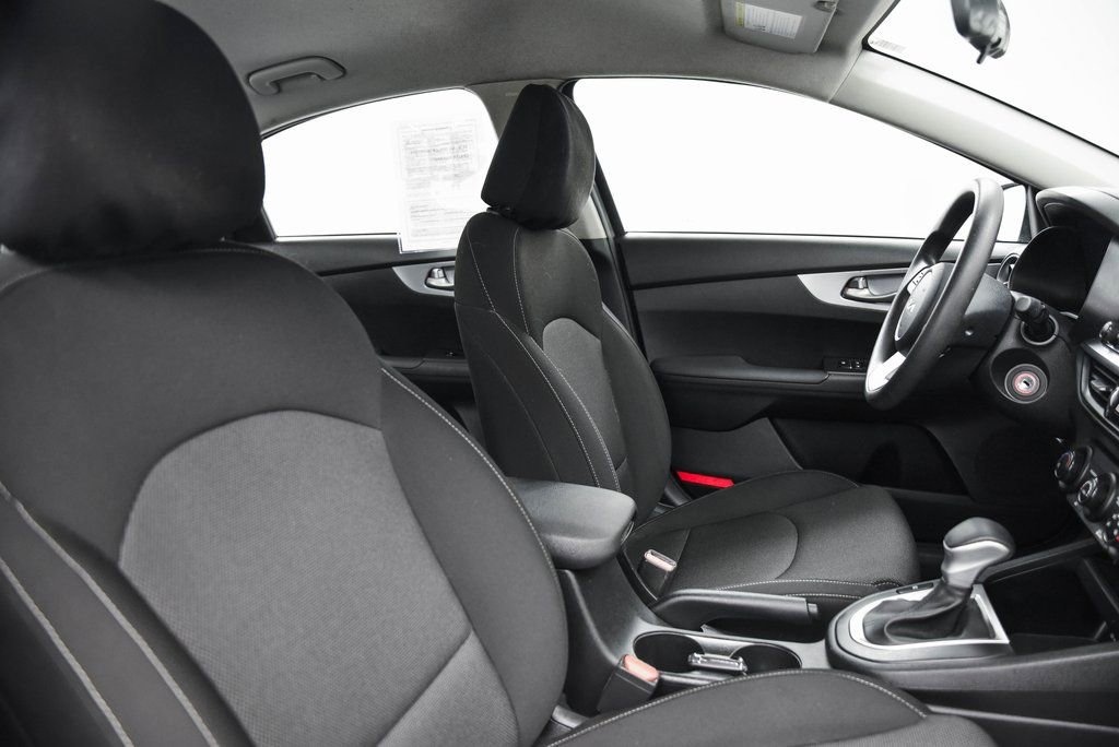 Used 2022 Kia Forte LXS image 17