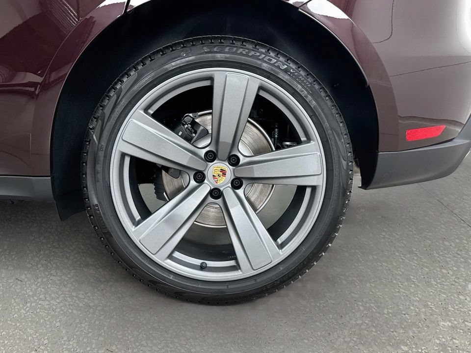 New 2026 Porsche Macan AWD/4WD image 33