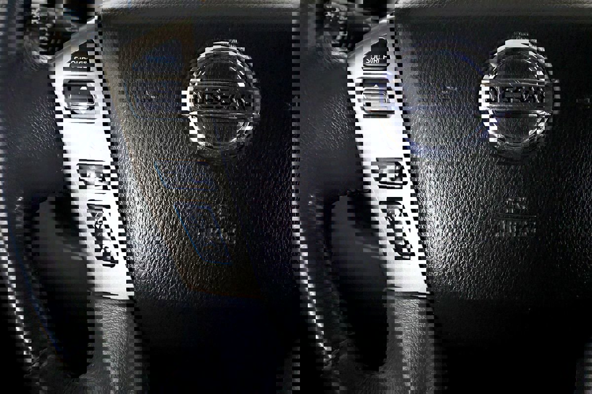 Used 2015 Nissan Titan SV image 39