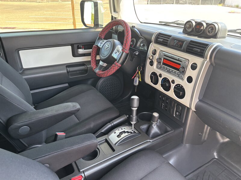Used 2014 Toyota FJ Cruiser 4WD w/ Upgrade Package image 45
