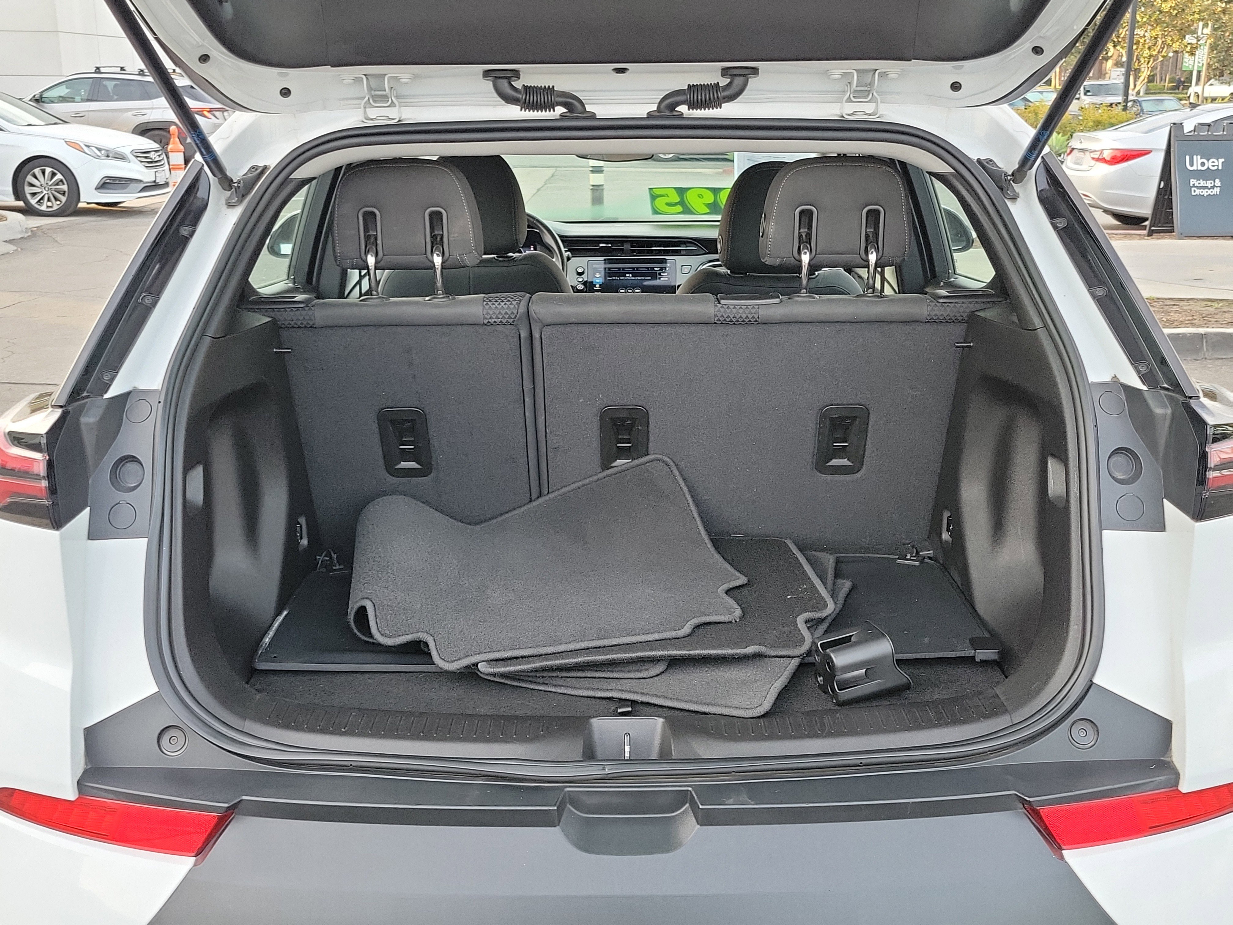 Used 2022 Chevrolet Bolt EUV LT image 18