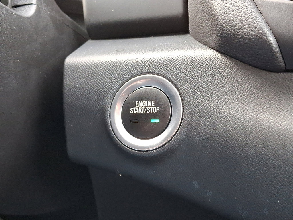 Used 2023 GMC Terrain SLE w/ Driver Convenience Package image 31