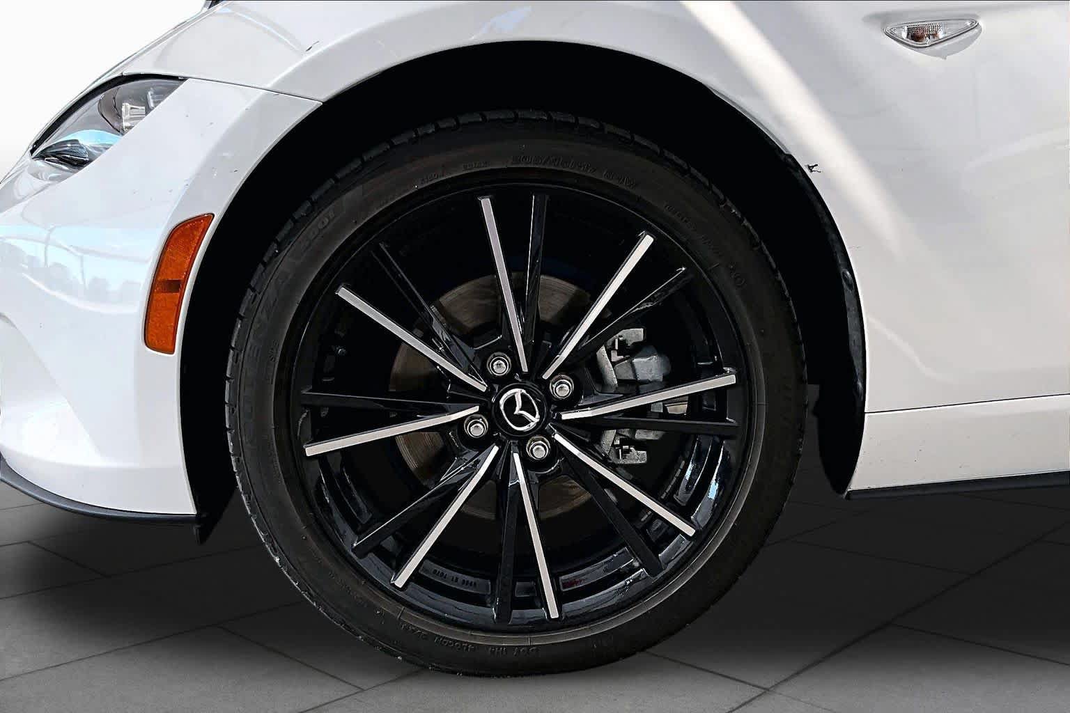 Used 2024 MAZDA MX-5 Miata Grand Touring RWD image 11