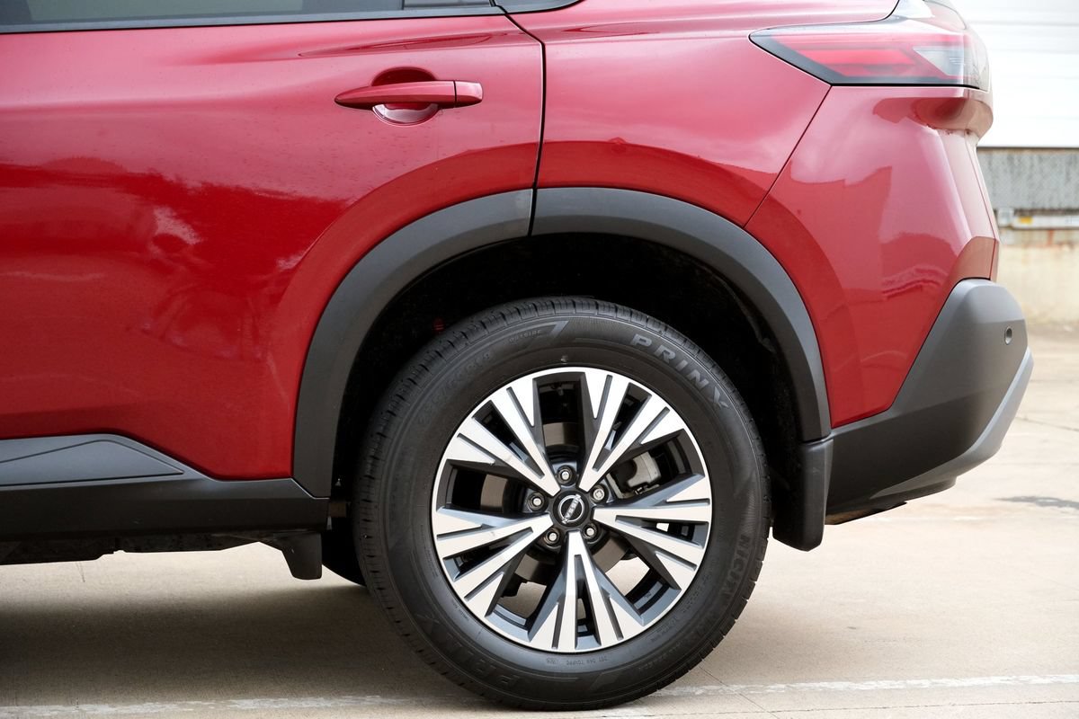 Used 2023 Nissan Rogue SV FWD image 23