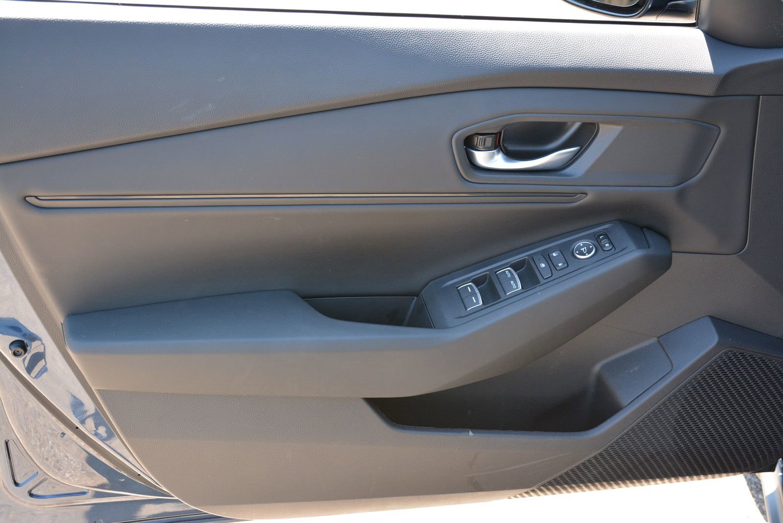 Used 2025 Honda Accord SE image 11