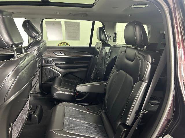 Used 2022 Jeep Grand Cherokee L Limited w/ Luxury Tech Group II AWD/4WD image 17