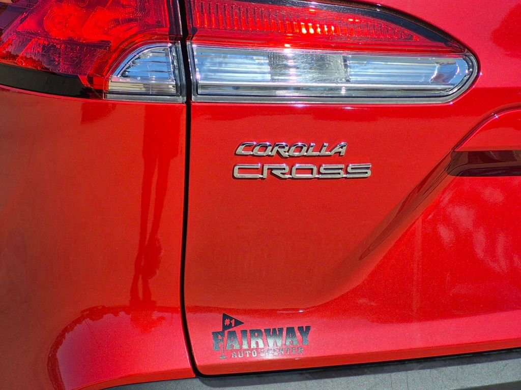 Used 2024 Toyota Corolla Cross LE FWD image 8