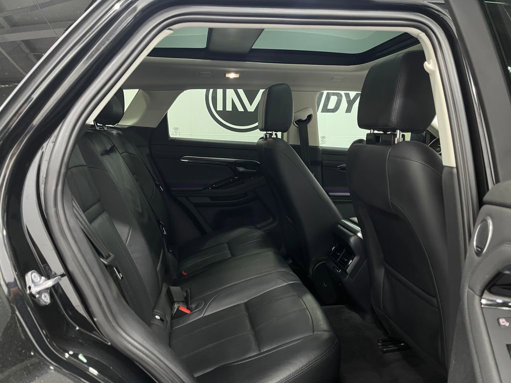 Used 2020 Land Rover Range Rover Evoque SE image 32