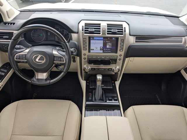 Used 2021 Lexus GX 460 Premium w/ Accessory Package image 16