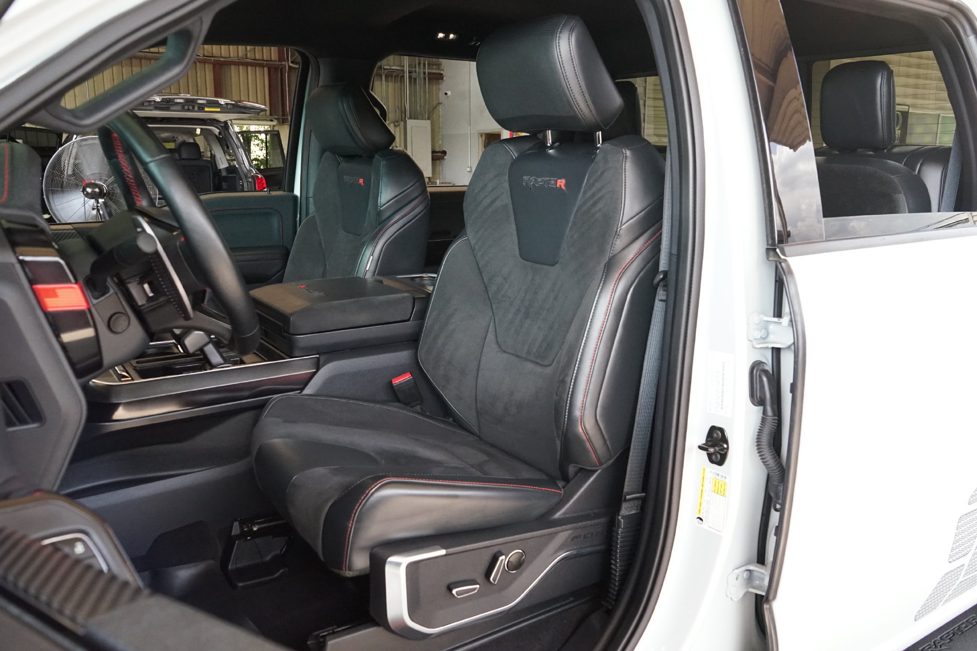 Used 2023 Ford F150 Raptor w/ Equipment Group 802A Raptor R AWD/4WD image 8