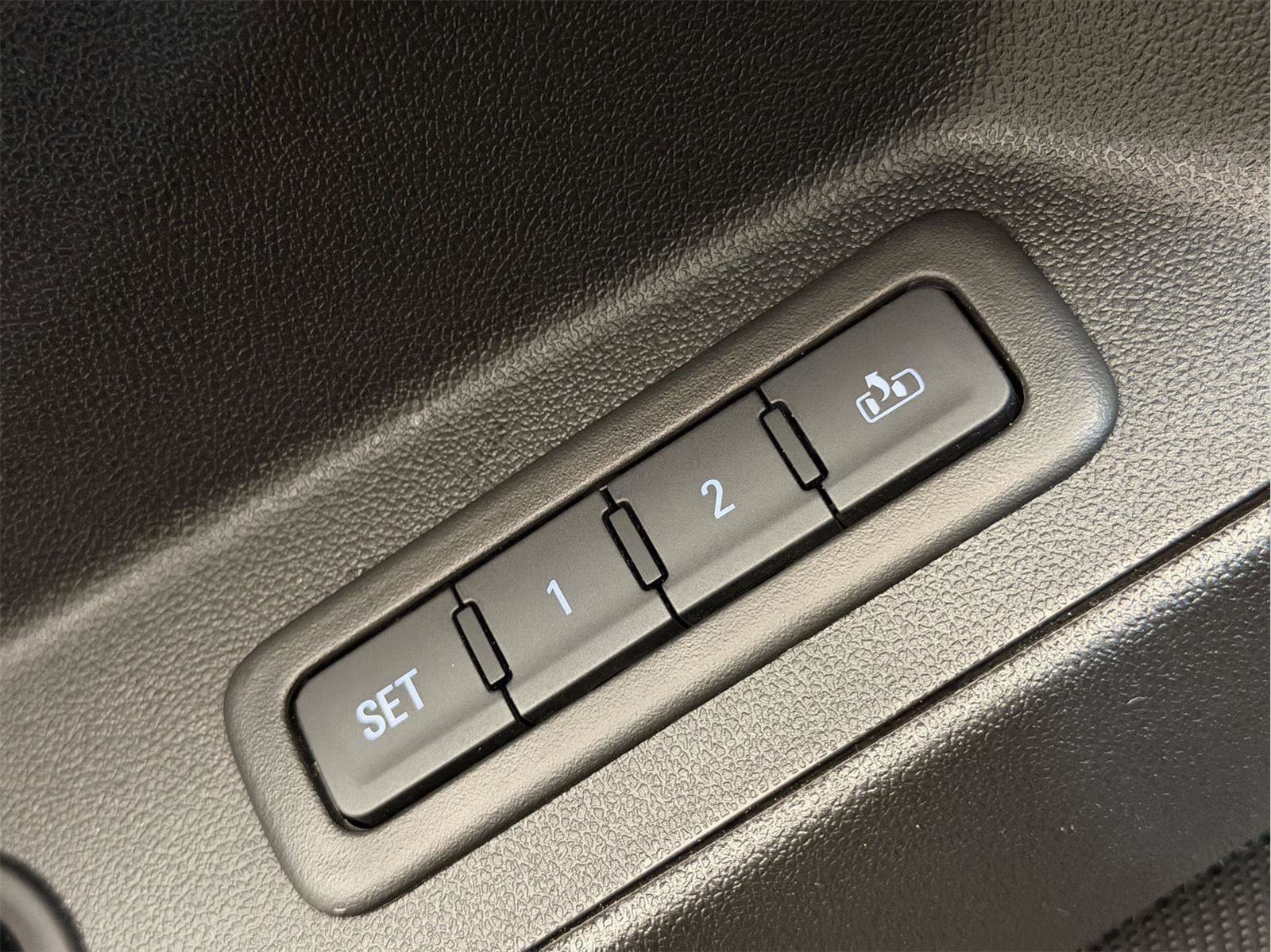 Certified 2024 Chevrolet Equinox Premier image 37