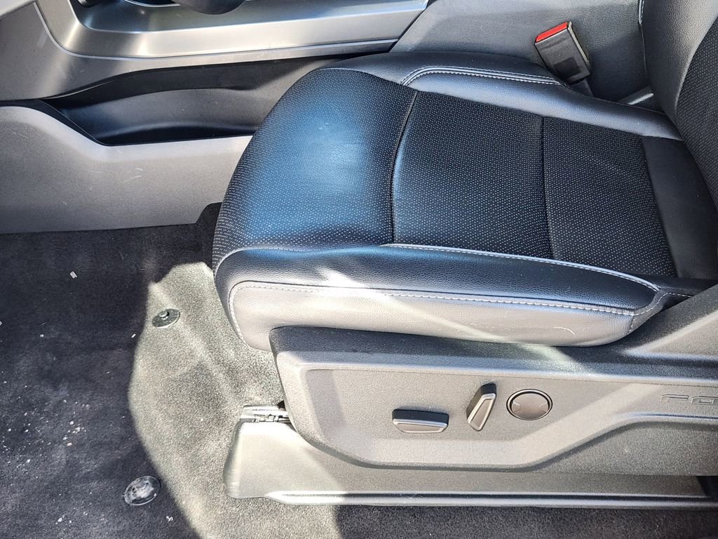 Used 2025 Ford F150 Lariat w/ Equipment Group 501A Mid image 8