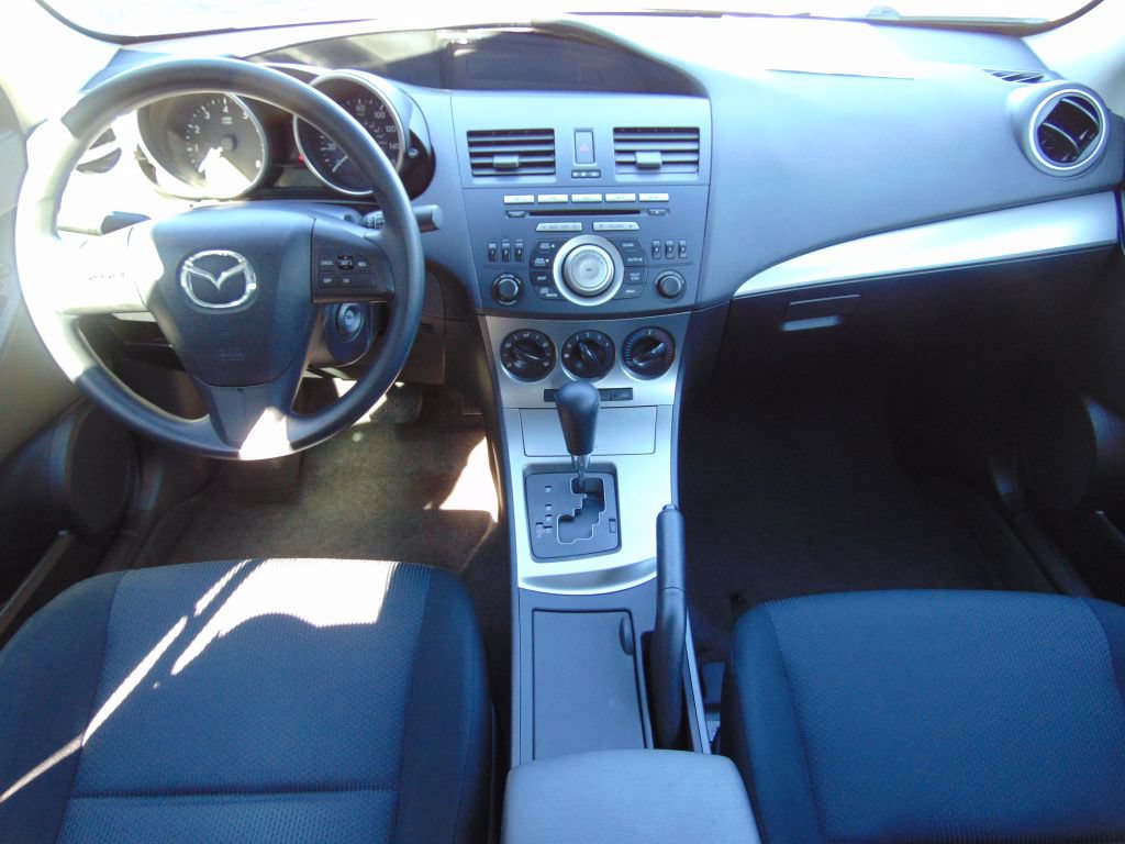 Used 2011 MAZDA MAZDA3 i Touring FWD image 17