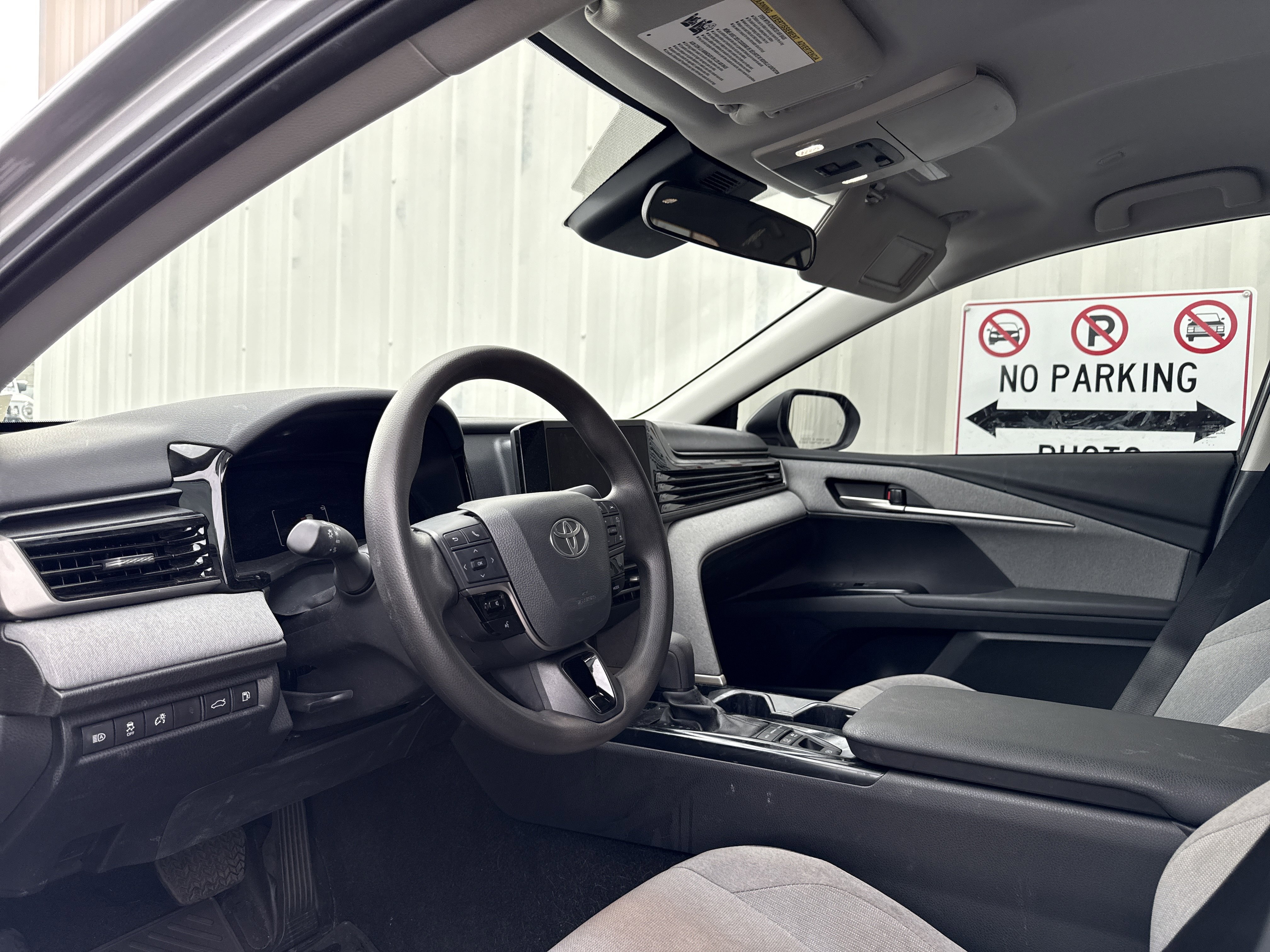 Used 2025 Toyota Camry LE image 14