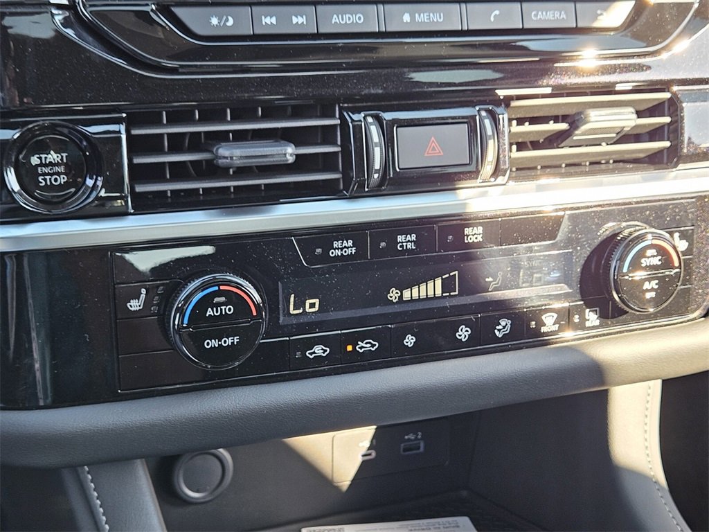 New 2025 Nissan Pathfinder SV w/ SV Premium Package image 21