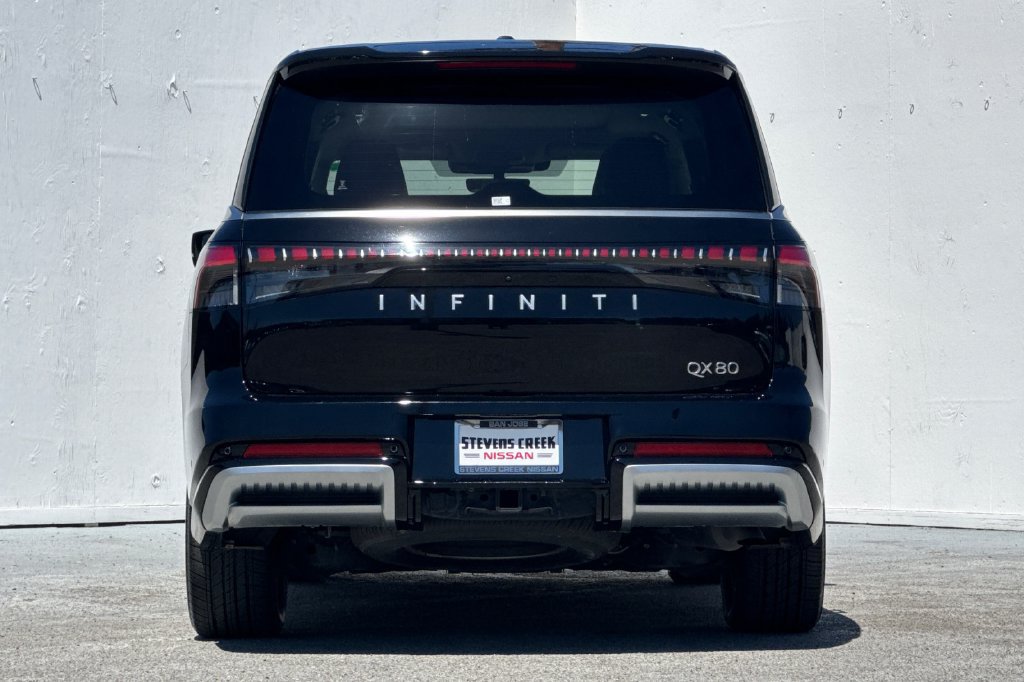 Certified 2025 INFINITI QX80 Luxe RWD image 4