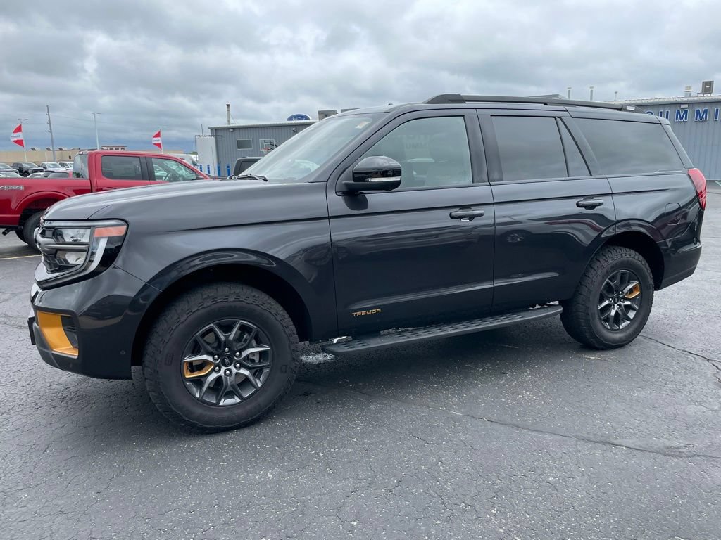Used 2025 Ford Expedition Tremor AWD/4WD image 5