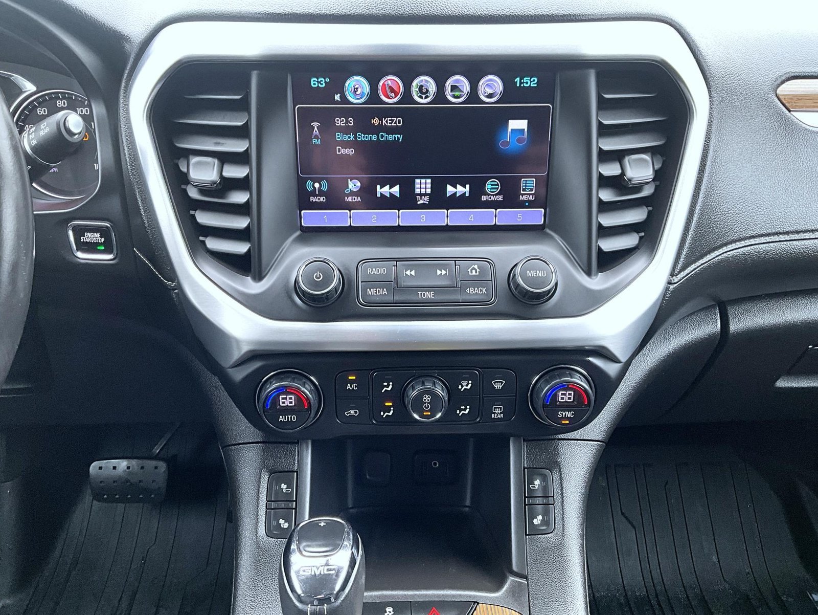 Used 2017 GMC Acadia SLE FWD image 15