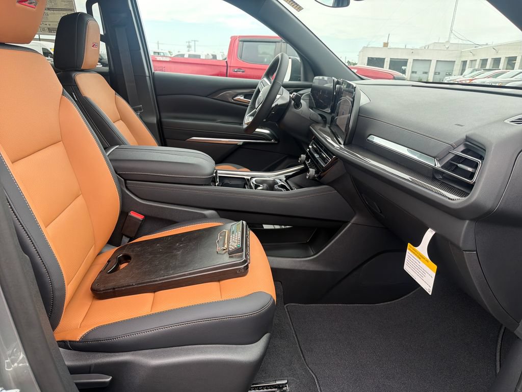 New 2027 Chevrolet Traverse Z71 w/ LPO, Floor Liner Package AWD/4WD image 22