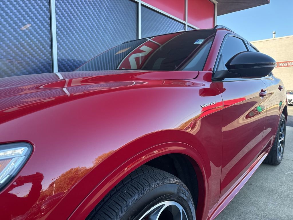 Used 2022 Alfa Romeo Stelvio Veloce image 12