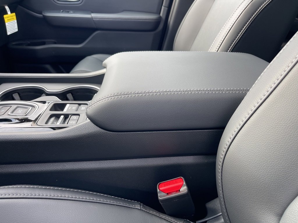 New 2025 Honda Pilot Touring image 12