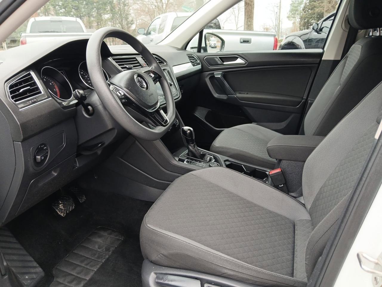 Used 2018 Volkswagen Tiguan S w/ 3rd Row Seat Package AWD/4WD image 20
