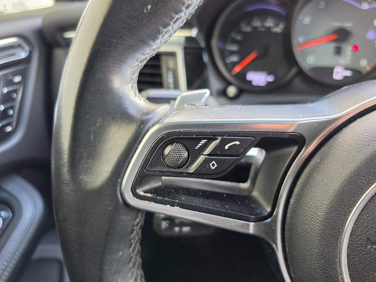 Used 2015 Porsche Macan S AWD/4WD image 20