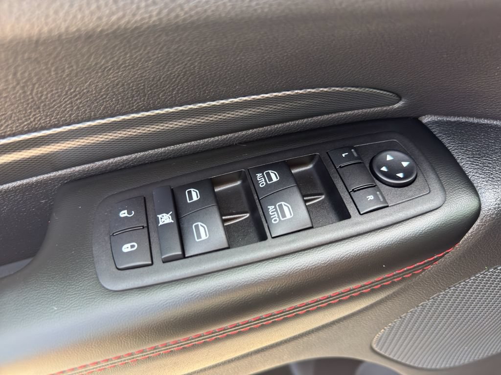 Used 2025 Dodge Durango GT w/ Blacktop Package AWD/4WD image 13