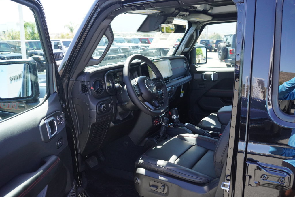 New 2027 Jeep Wrangler Unlimited Rubicon AWD/4WD image 31