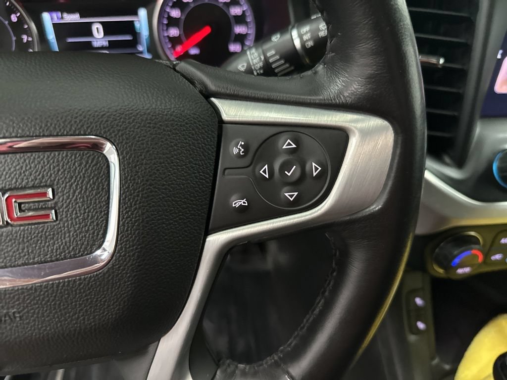 Used 2017 GMC Acadia SLT AWD/4WD image 16
