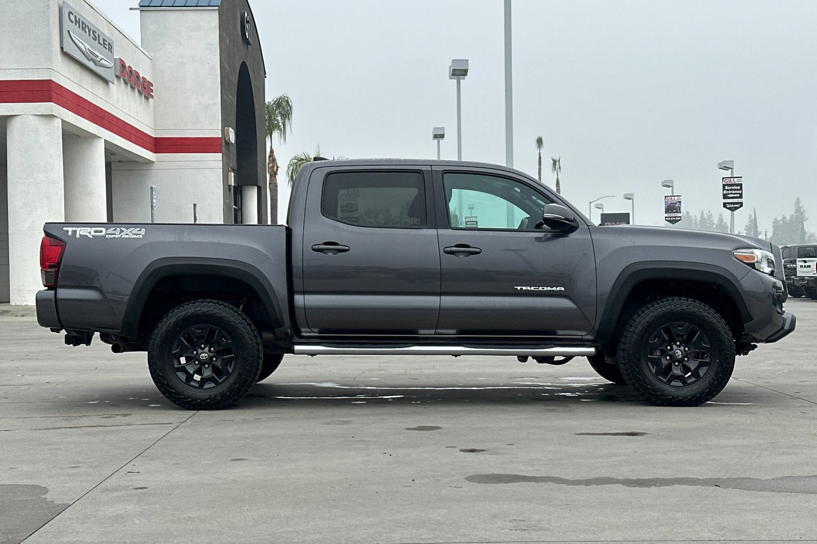 Used 2018 Toyota Tacoma SR image 7