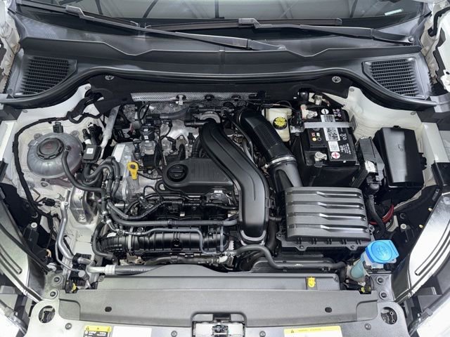 Used 2023 Volkswagen Taos SE w/ Panoramic Sunroof Package image 9