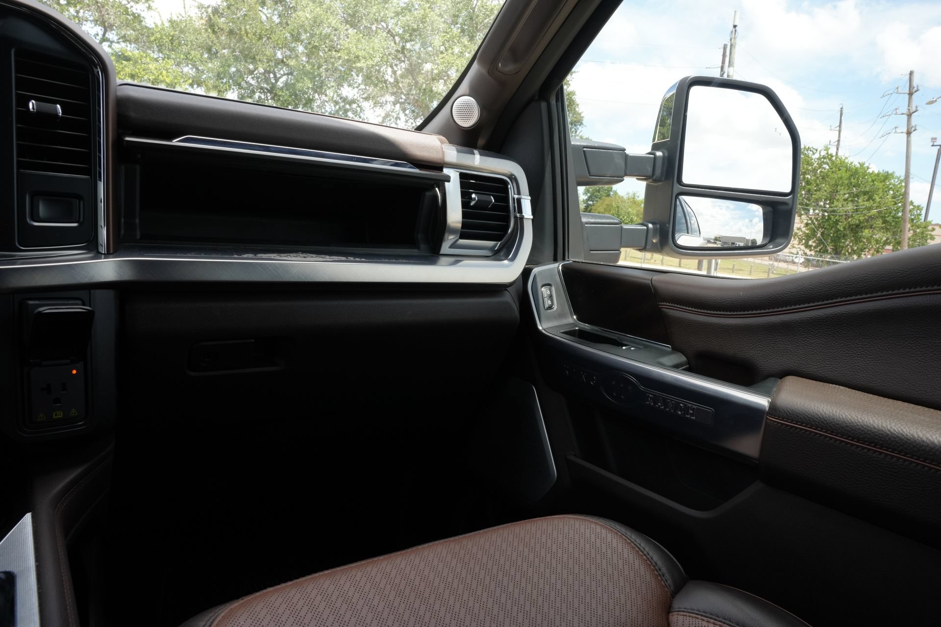 Used 2024 Ford F250 King Ranch w/ Chrome Package AWD/4WD image 9