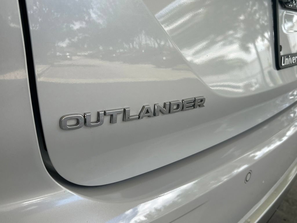 Used 2024 Mitsubishi Outlander SE AWD/4WD image 17