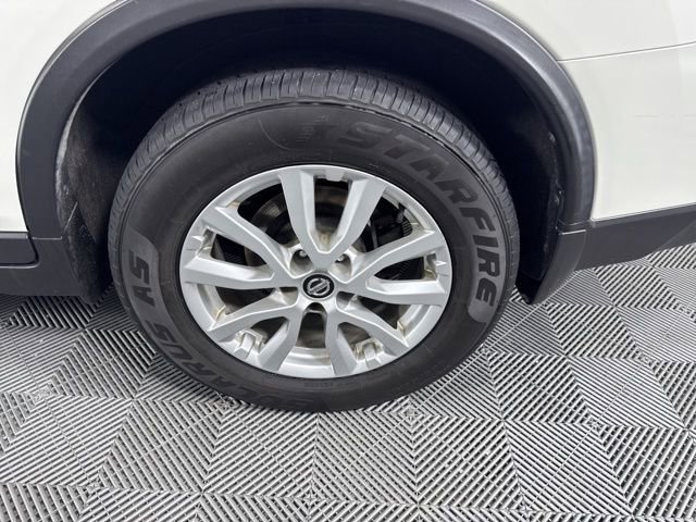Used 2019 Nissan Rogue SV image 11