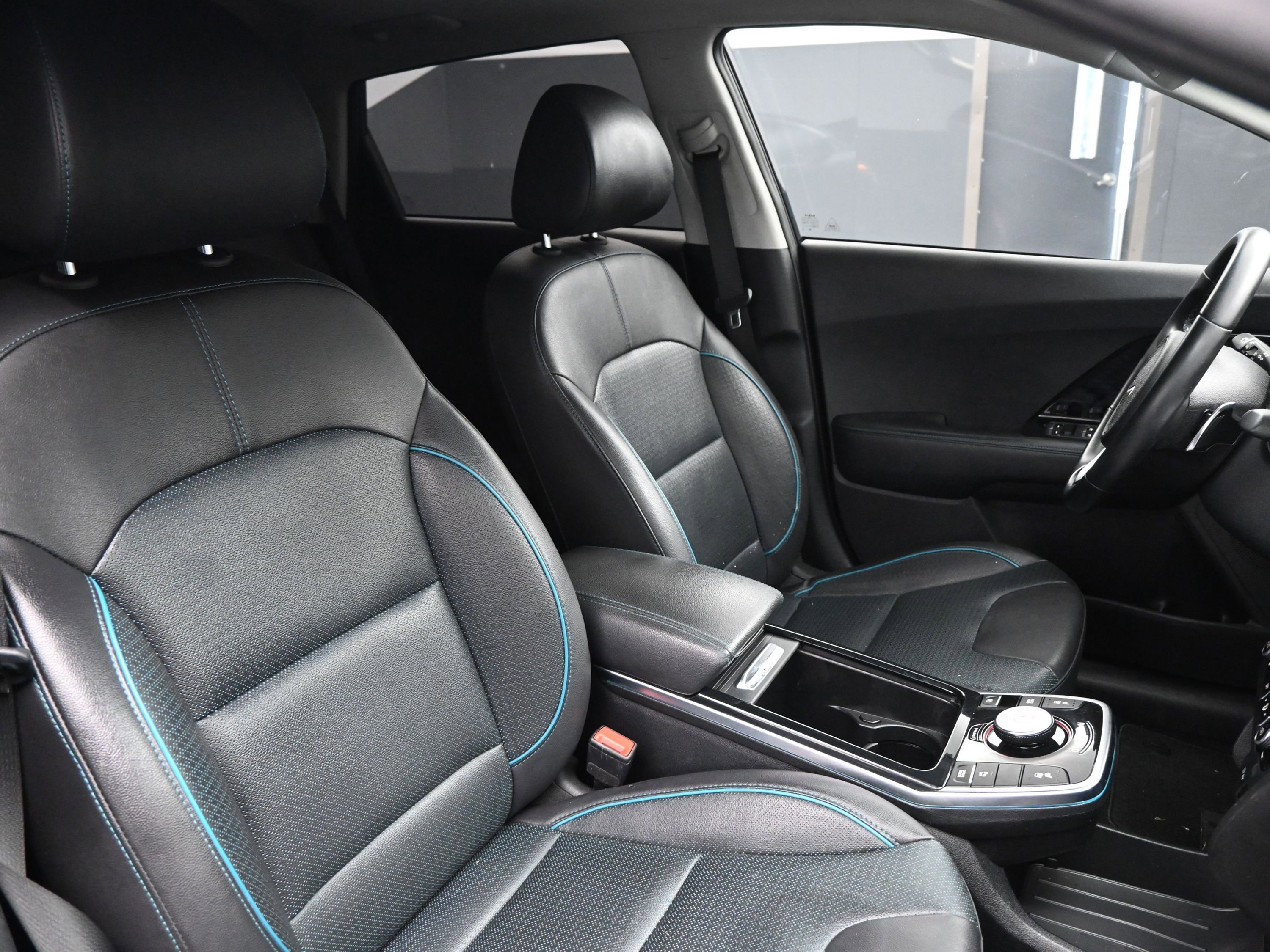 Used 2022 Kia Niro EX Premium image 22