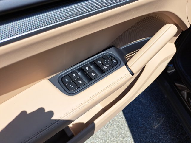 New 2025 Porsche Cayenne S image 27