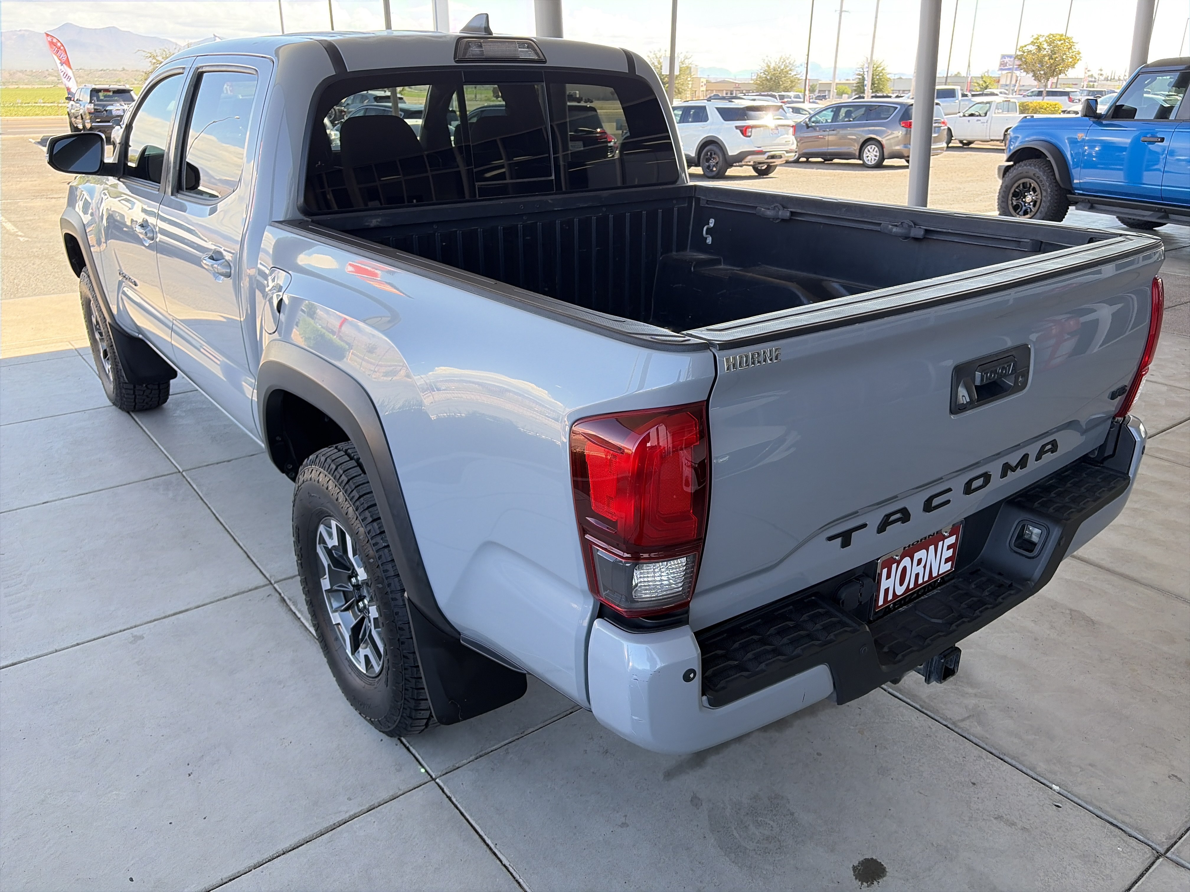 Used 2019 Toyota Tacoma TRD Off-Road w/ Technology Package AWD/4WD image 6