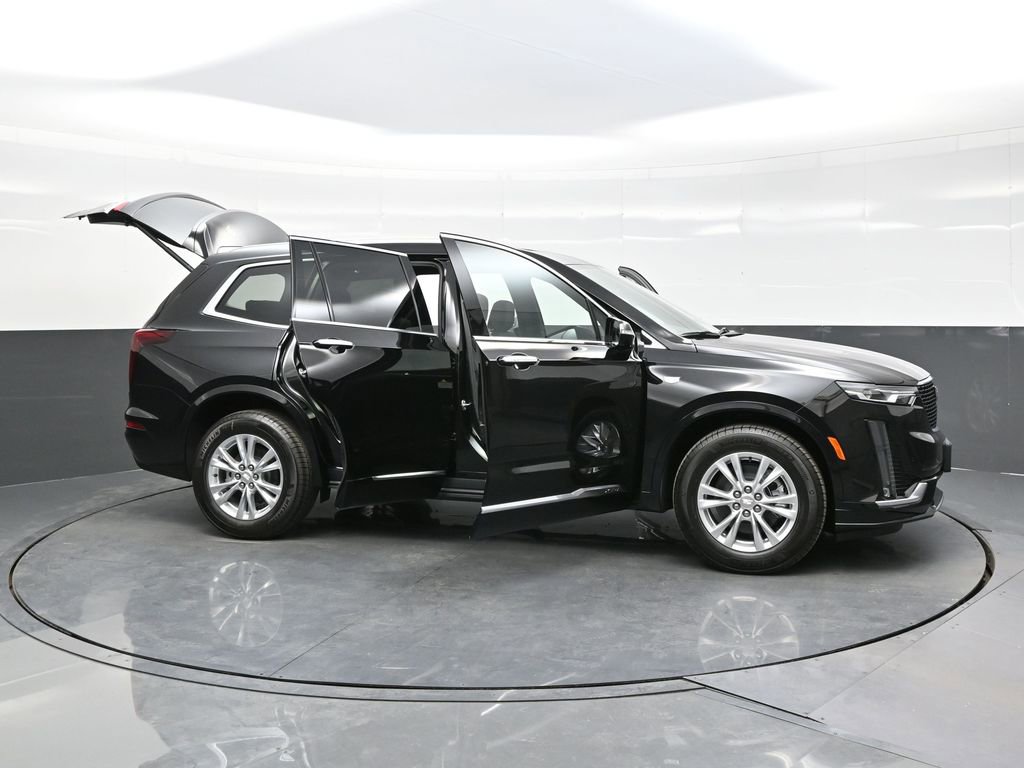 New 2025 Cadillac XT6 Luxury w/ LPO, Floor Liner Package AWD/4WD image 40