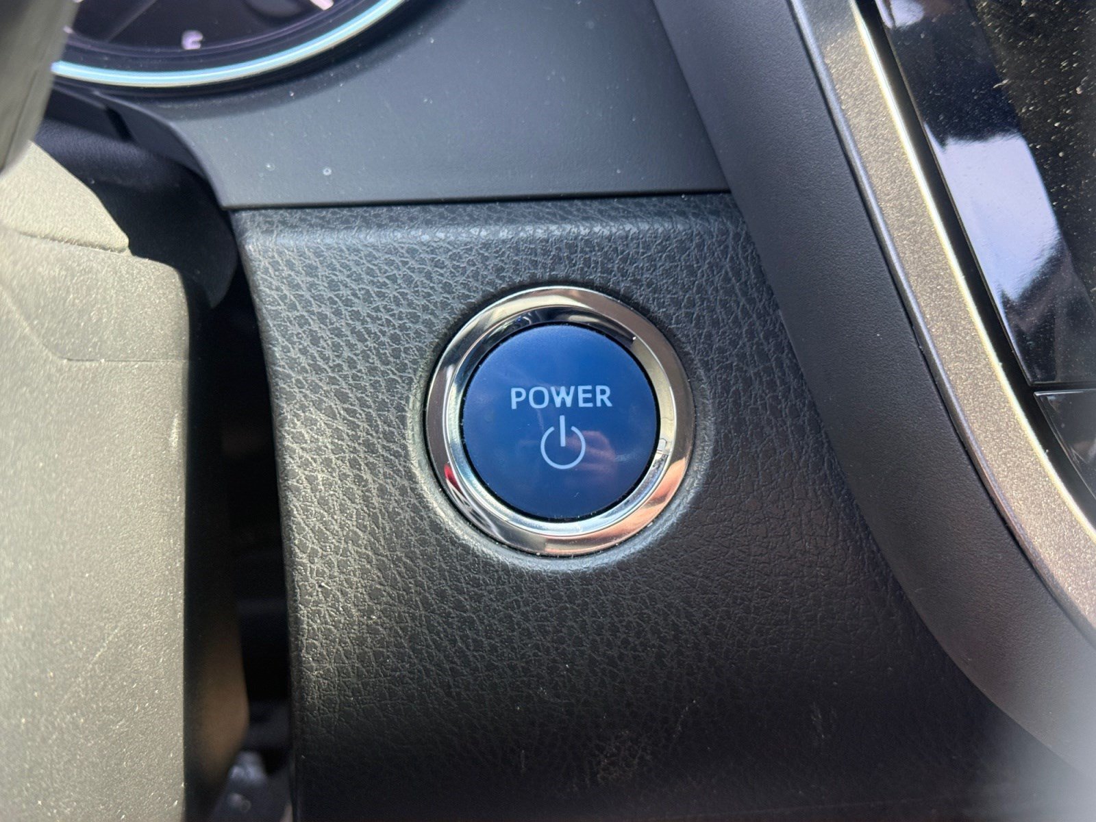 Used 2018 Toyota Camry LE FWD image 28