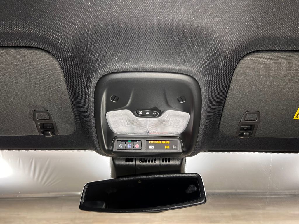 Used 2025 GMC Canyon AT4 w/ AT4 Premium Package image 16