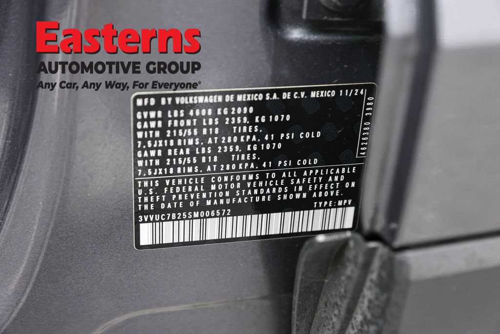 Used 2025 Volkswagen Taos SE AWD/4WD image 34