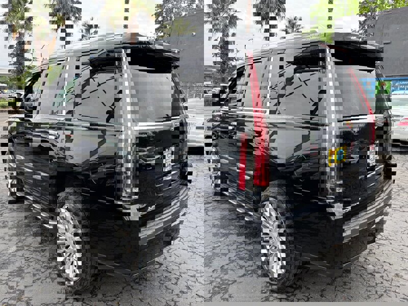 Used 2015 Cadillac Escalade Platinum image 7