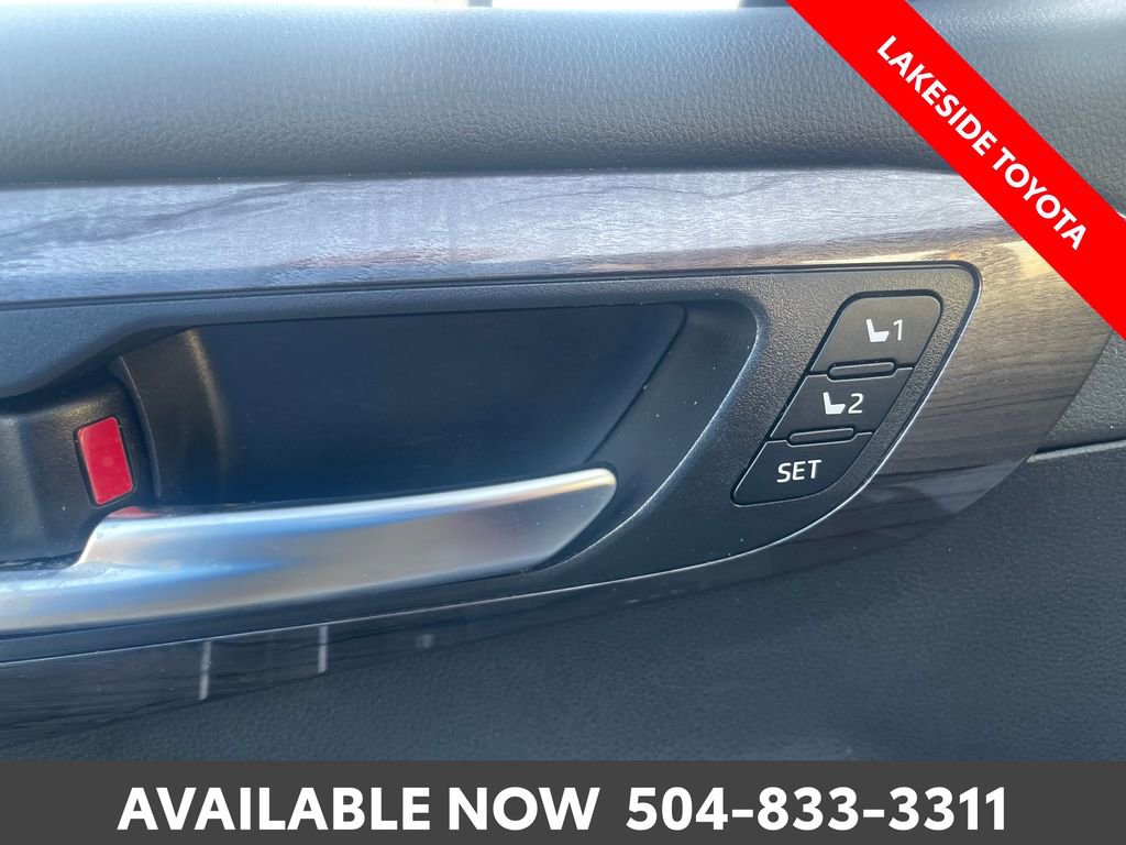Certified 2025 Toyota Highlander Limited image 27