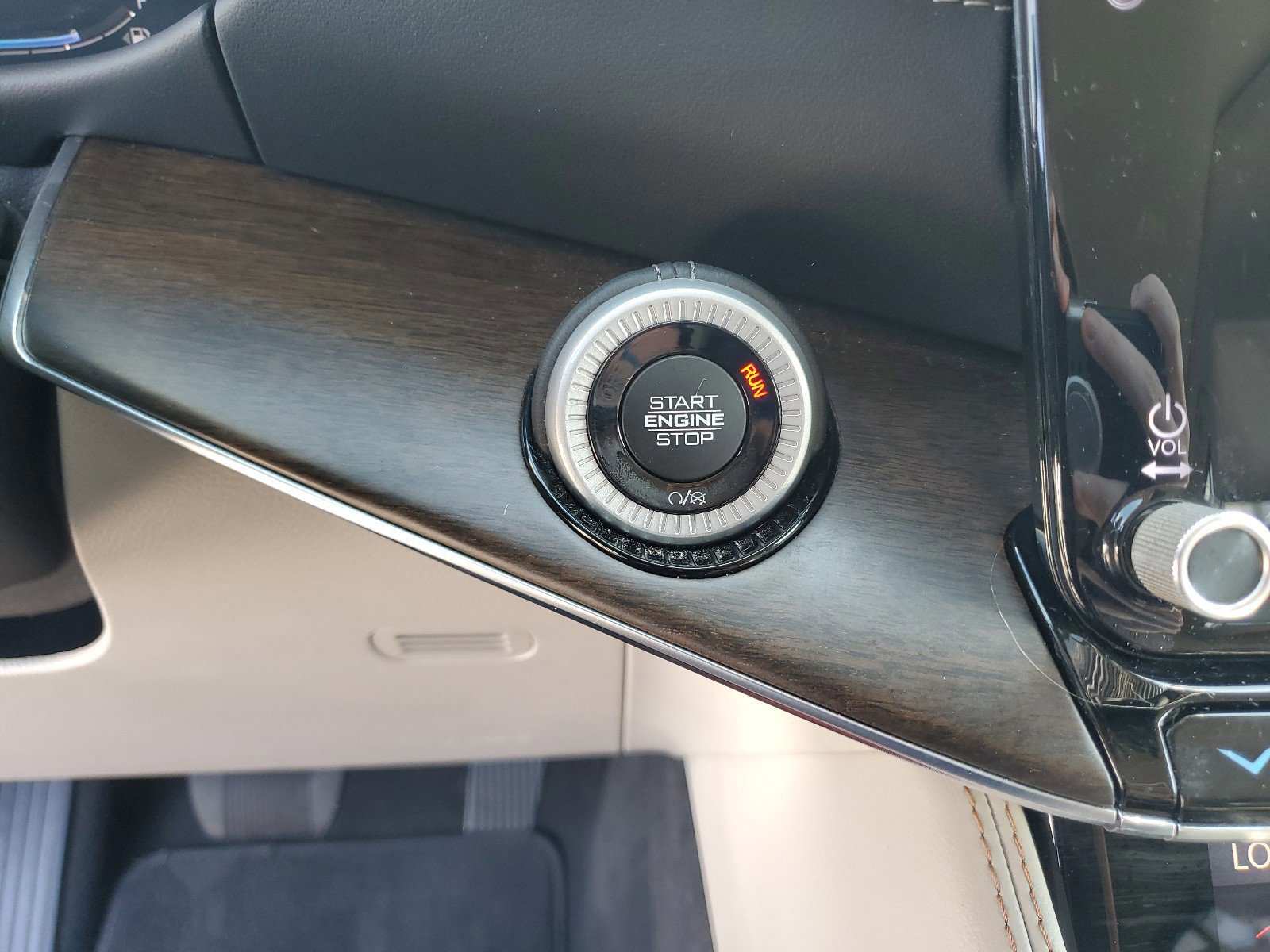 Used 2023 Jeep Grand Wagoneer L 4X4 image 18